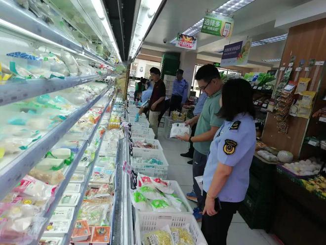 嚴(yán)查銷售過期、質(zhì)檢不合格食品，守護(hù)舌尖上的安全